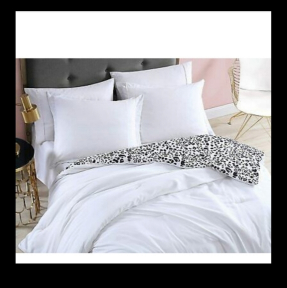 🐾Betsey Johnson🐾Water Leopard Comforter Set🐾 - Picture 2 of 3